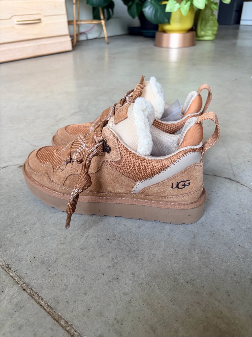 UGG women’s Lowmel Sneakers